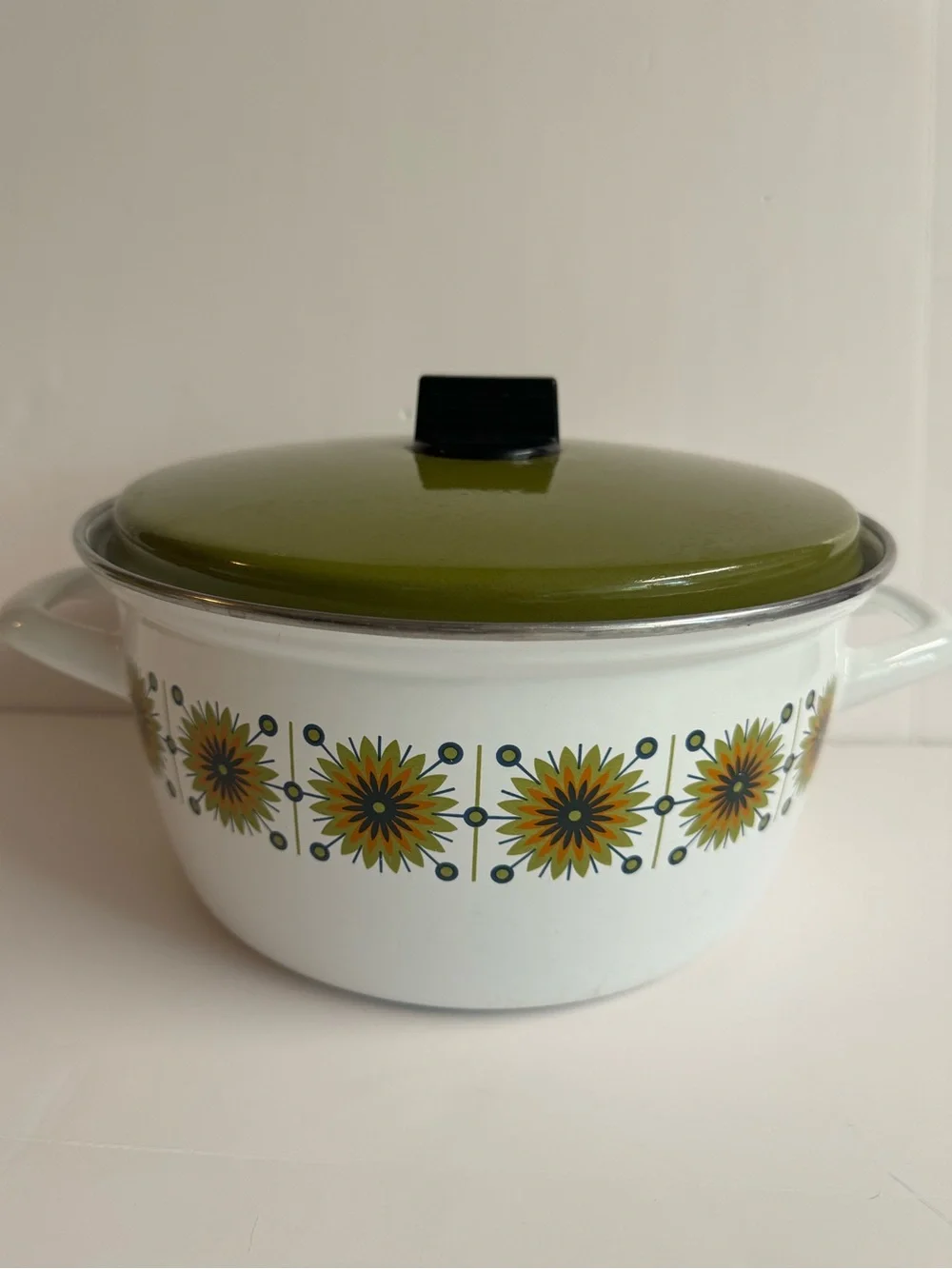 Vintage 60s White Green + Yellow Flower Universal Made in Austria Pot - lid